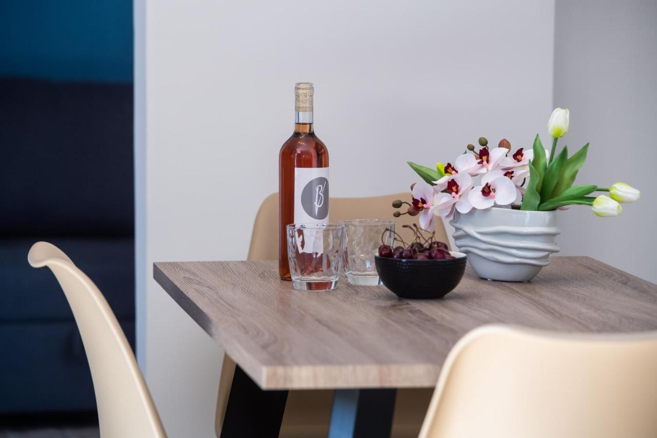Blue House Luxury Apartment Nikiana Esterno foto